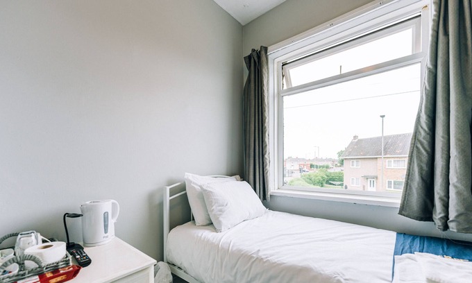 Thornaby On Tees Apartment | Stockton Room 1 | Workstays
