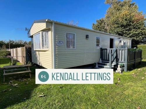 Selsey House | Stoke Clump (Green Lawns)
