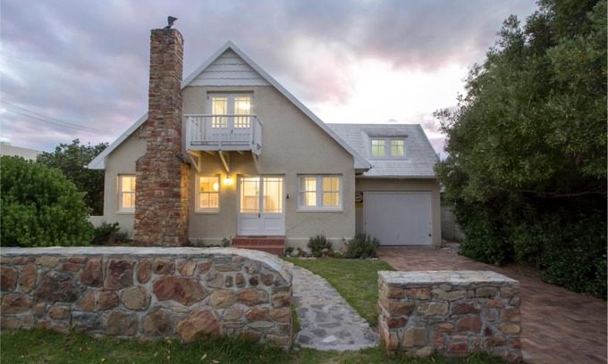 Voelklip House | Stone Chimney Cottage