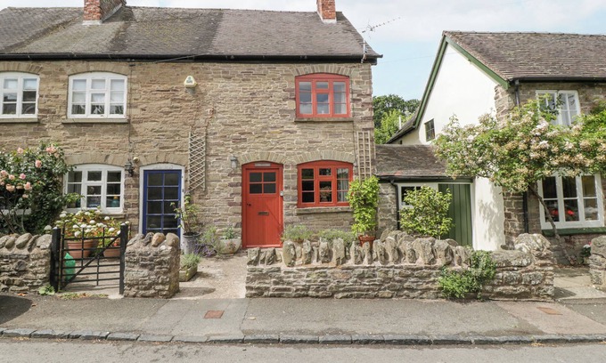 Weobley Cottage | STONE COTTAGE, pet friendly, character holiday cottage in Weobley