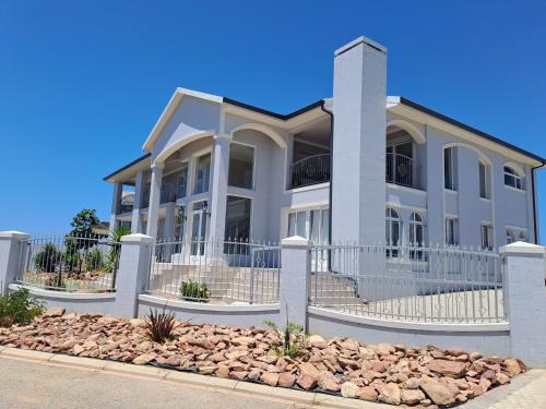 Mossel Bay Bed & Breakfast | Stone Crown Manor B&B