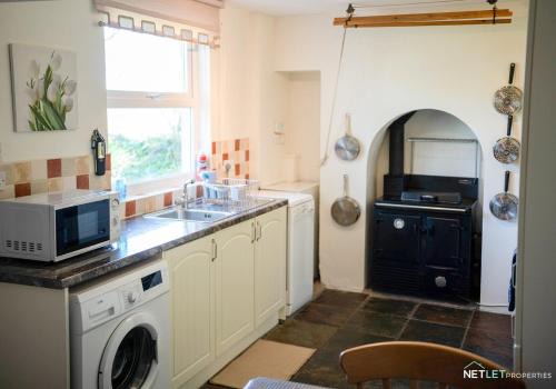 Haverfordwest House | Stone Hall Mill Cottage - Tranquil Countryside Haven in Pembrokeshire