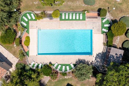 La Roque-sur-Pernes House | Stone haven in Provence