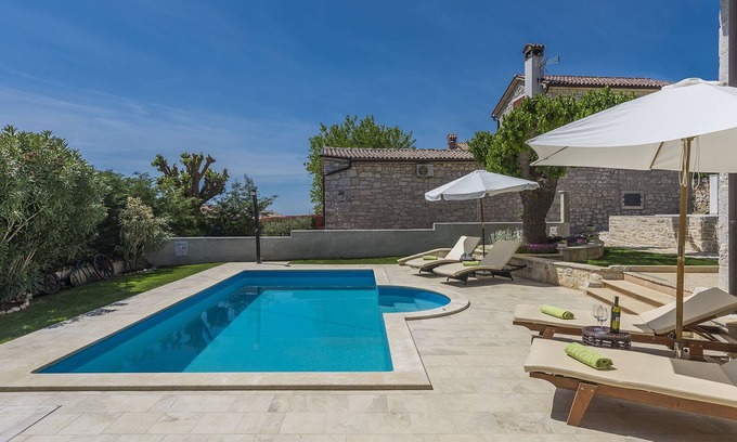Dracevac Cottage | Stone holiday home with private pool and fenced garden near the water park