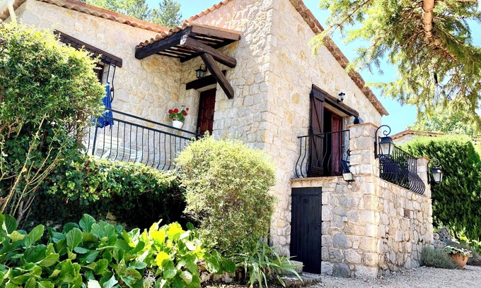 Cipieres House | Stone house: garden & mountain view