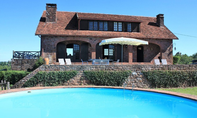 Lagleygeolle House | Stone house with swimming pool and magical 360° view