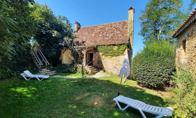 Marnac Cottage | Stone house with view of the Dordogne