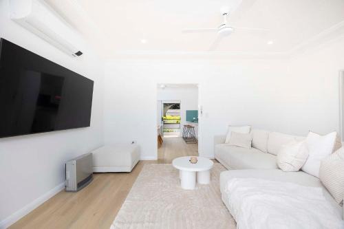 Forster House | Stone's Throw Cottage