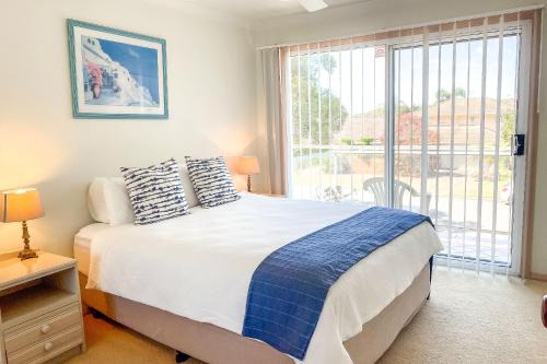 Fingal Bay House | Stone's Throw To The Beach 2 92 Rocky Point Road