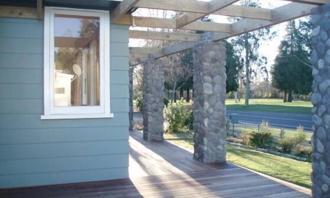 Turangi House | Stones throw to great fishing