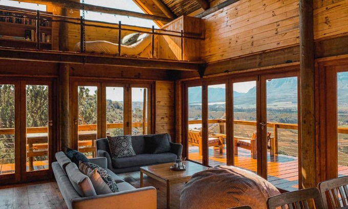 Wolseley House | Stonewood Mountain Cabin