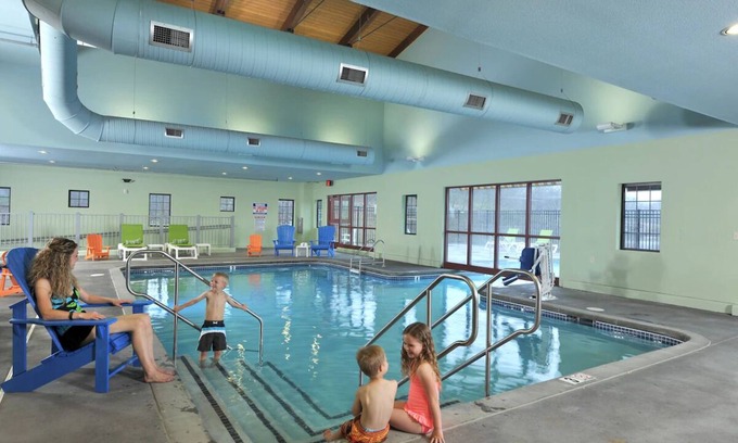Independence Hotel | Stoney Creek KC, Deluxe 2 Queen, Work Desk, Microwave | 3 Units