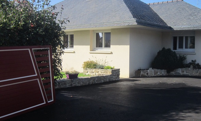 Treffiagat House | storey house with garden, close to the beach and the port of Guilvinec