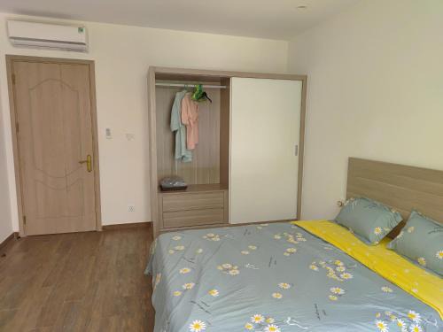 Long Hung House | Story Home - Up to 8 Guests