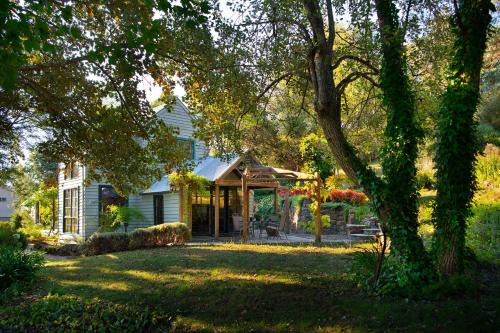 Daylesford House | Storybook Cottage-surrounded by beautiful gardens