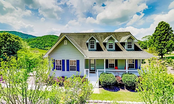 Weaverville House | Storybook Escape