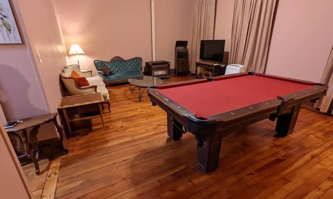 Warren Apartment | Stowaway Suites on the Avenue: Mt Laurel Suite