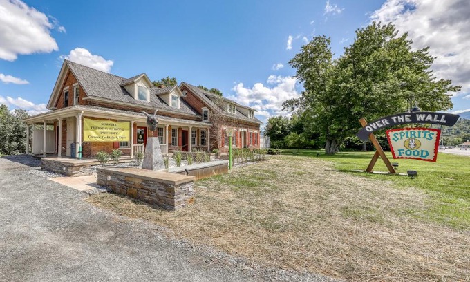 Stowe Area Apartment | Stowe Mountain Road Getaway