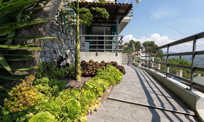 Camporosso Apartment | Strada Degli Olandesi - Panoramic Villa by Halldis