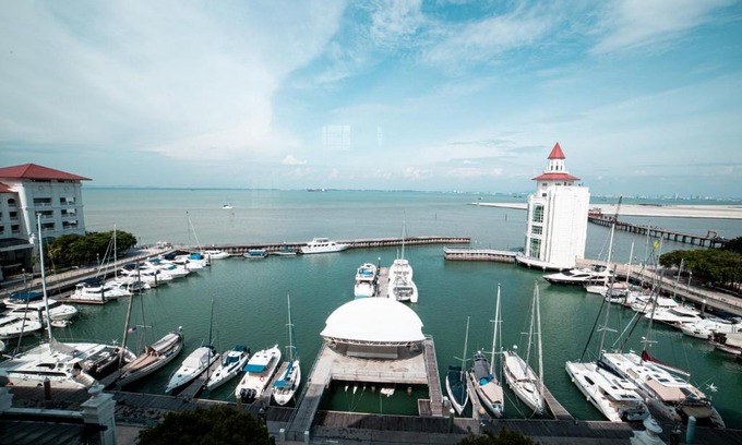 Seri Tanjung Pinang Apartment | Strait Quay Marina Suite