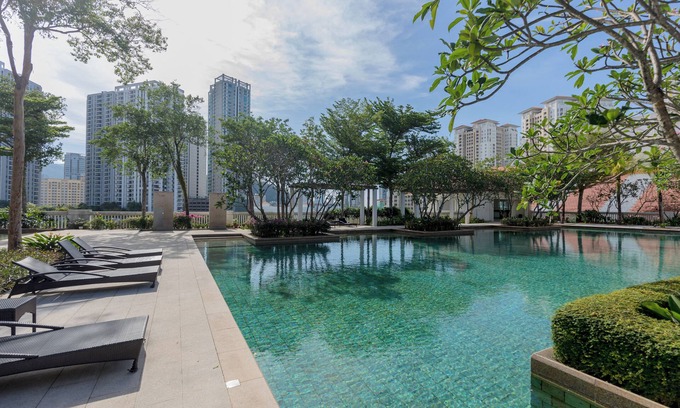 Seri Tanjung Pinang Apartment | Straits Quay Waterside Suites