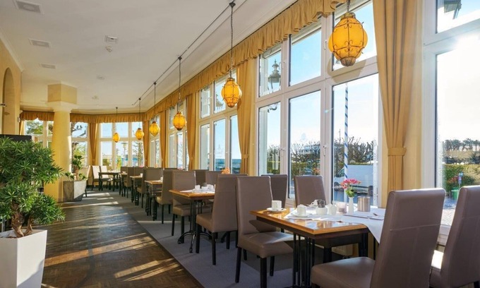 Zinnowitz Hotel | Strandhotel Luise von Preussen