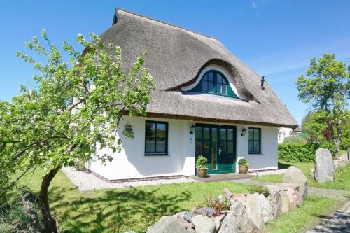 Neuendorf House | strandnahe Idylle am Meer, private Badestelle, Strandkorb - Gutshof Ostseeblick