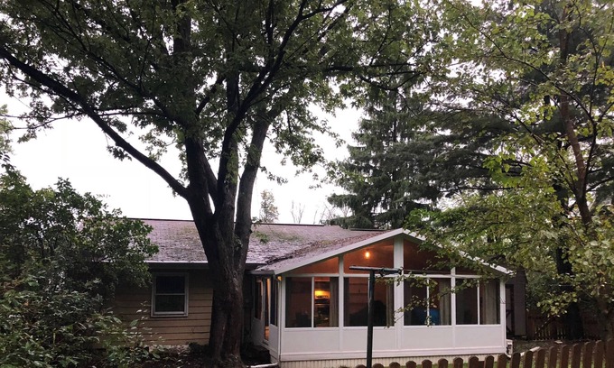Boalsburg House | Stranger's Resort- Great PSU weekend Geataway