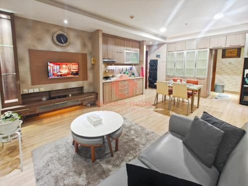Jakarta Apartment | Strategic 3BR Casablanca Mansion with Pool & Wi-Fi by 2ndHome