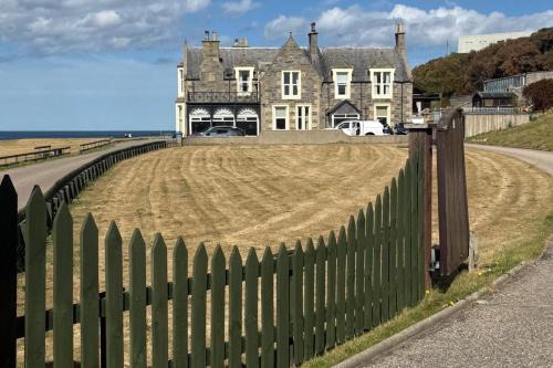 Buckie House | Strathlene House Retreat - 5 bed deluxe Business or Holiday Accommodation