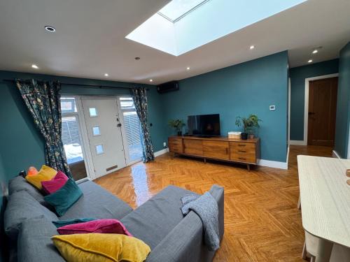 Longthornton House | Streatham House - 2 Bedroom - Sleeps 6 - Free WiFi