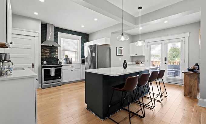 Hanover Place House | Streetcar Central - Hyde Park Home in the Heart of Kansas City