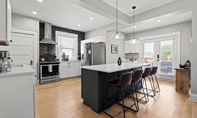 Hanover Place House | Streetcar Central - Hyde Park Home in the Heart of Kansas City