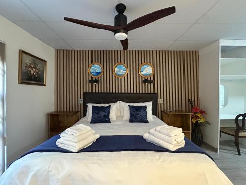 Mountainside Apartment | Strelitzia, spacious with a stunning view