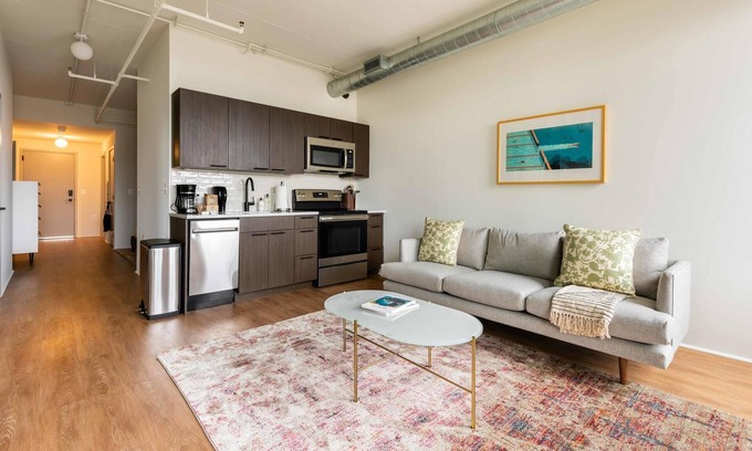 Eisenhower East Apartment | Striking Studio in Alexandria Near Old Town w/ Gym