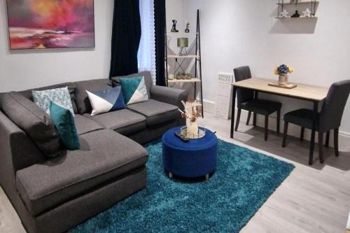 Wainscot House | Strood Home-Sleeps 6-Great for Groups & Families