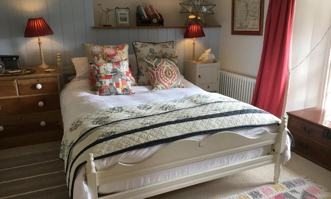 Freshwater Bed & Breakfast | Stroud House