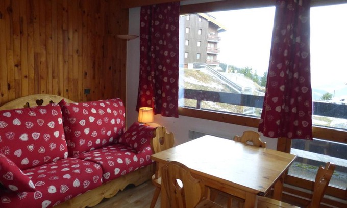 Meribel-Mottaret Apartment | Studette pour 2 personnes à Méribel Mottaret, au pied des pistes - FR-1-411-465