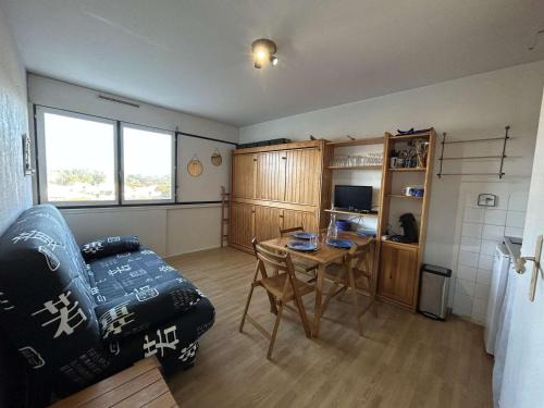 Saint-Jean-de-Monts Apartment | Studio à 50m de la plage, 3 couchages, quartier estacade - FR-1-224C-281