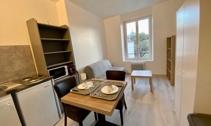 Conflans-en-Jarnisy Apartment | Studio 102 Immeuble persévérance