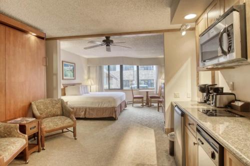 Crested Butte House | Studio #120 @ Perfect Location w Pool & Hot Tub