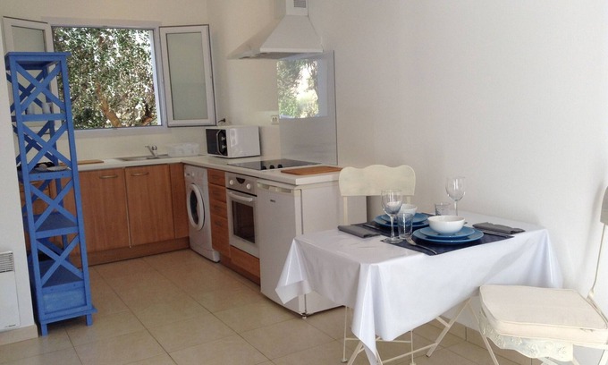 Santa-Reparata-di-Balagna Apartment | Studio 2 km from the beach wifi and parking