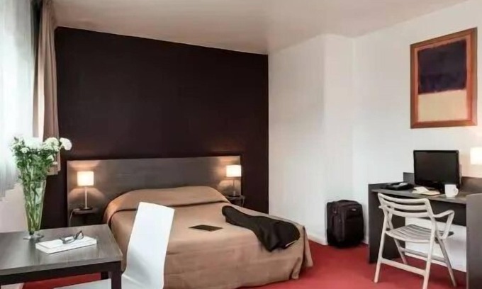 Quartier du Pont-de-Flandre Apartment | Studio 2 People