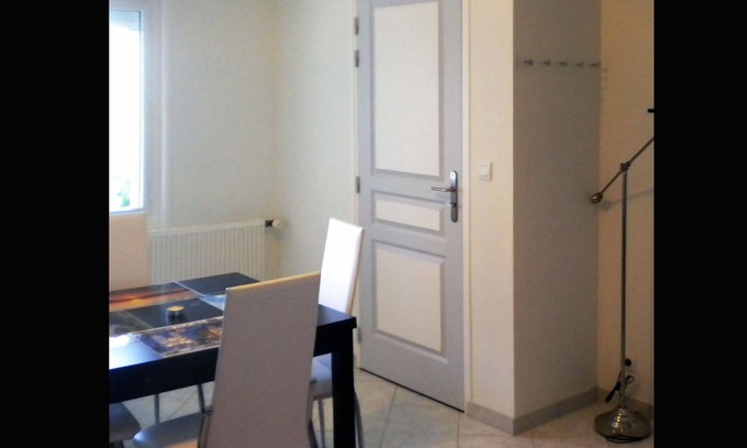 Fondettes Apartment | Studio, 20 m2. Furnished. Garden-level