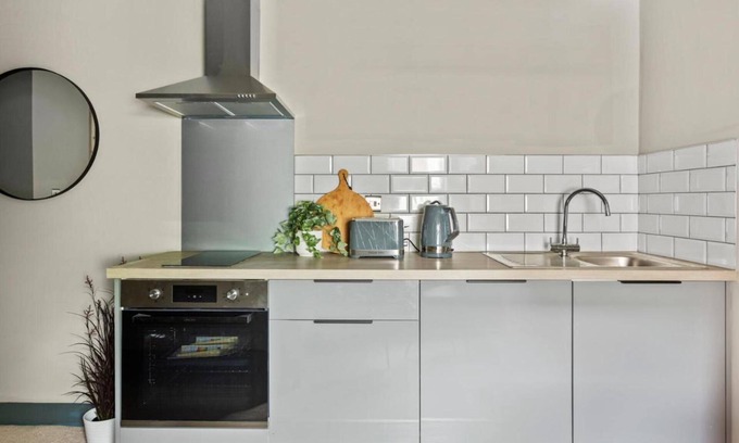 Coventry Apartment | Studio 3, 25 Meriden