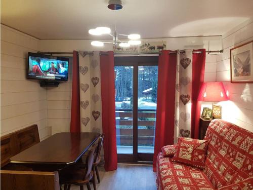 Chatel Apartment | Studio 4 pers. à Châtel : balcon, parking, proche télécabine Linga - cuisine équipée et WIFI - FR-1-676-100