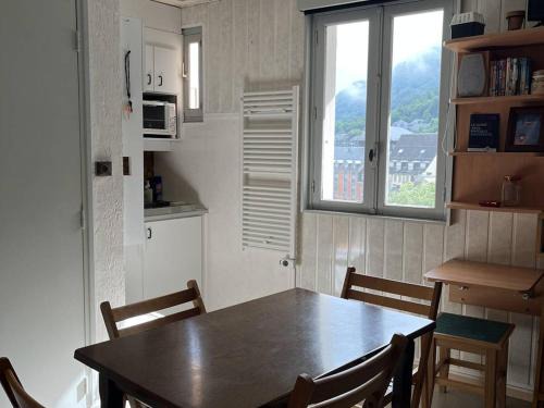 Cauterets Apartment | Studio 4 pers en Centre-Ville, à 600m des Télécabines, Super Équipé avec Ascenseur - FR-1-234-319