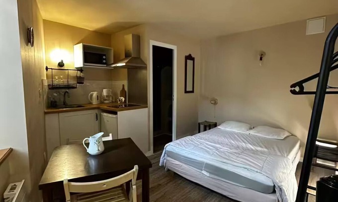 Aulus-les-Bains Apartment | Studio 5 "Aux volets bleus" Cosy studio at the foot of the Pyrenees
