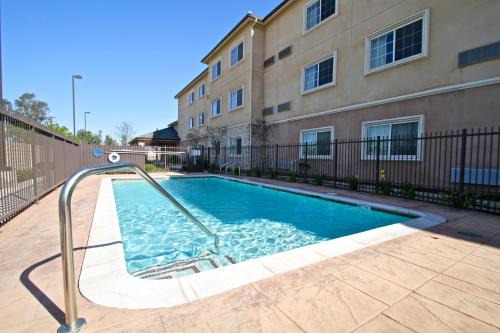 Oildale Hotel | Studio 6-Bakersfield, CA