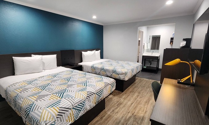 San Ysidro Hotel | Studio 6 Suites San Ysidro, CA -San Diego South Bay